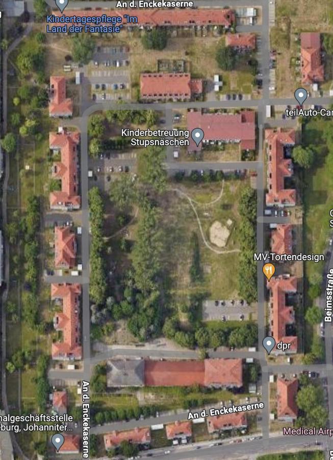 Ruhig - Privatparkplatz - Barrierearm Quiet - Private Car Park - Barrier Magdeburg