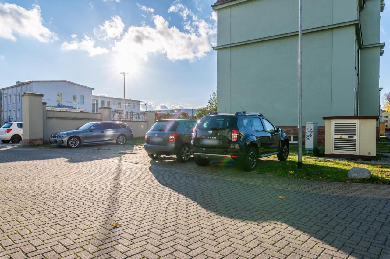 Ruhig - Privatparkplatz - Barrierearm Quiet - Private Car Park - Barrier Apartment Magdeburg